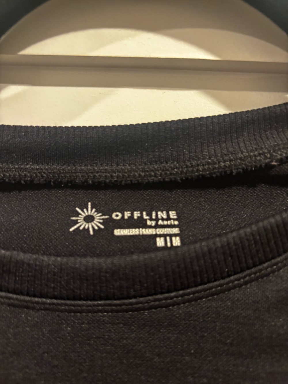 Offline by Aerie Black Cropped Tee Size M | Athleisure Workout Gym Yoga Top - Picture 3 of 4
